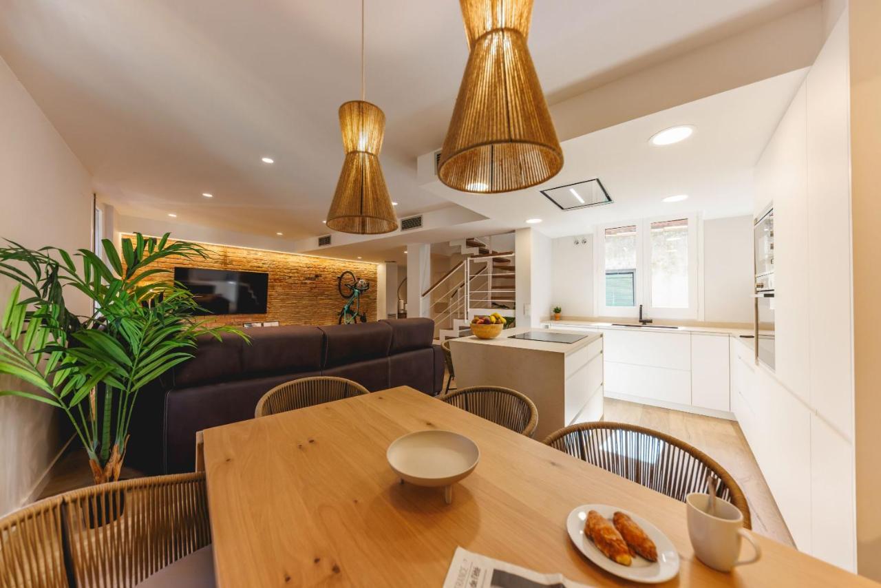 Bravissimo Cort Reial Duplex, Spacious With 3 Bedrooms Girona Esterno foto